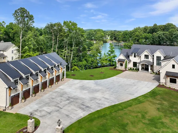 6189 Scruggs Rd, Moneta, VA 24121
