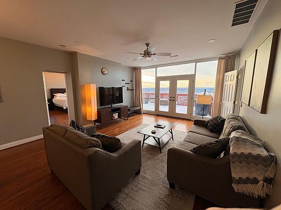 5th image of 1925 Auburn Ave Unit 7