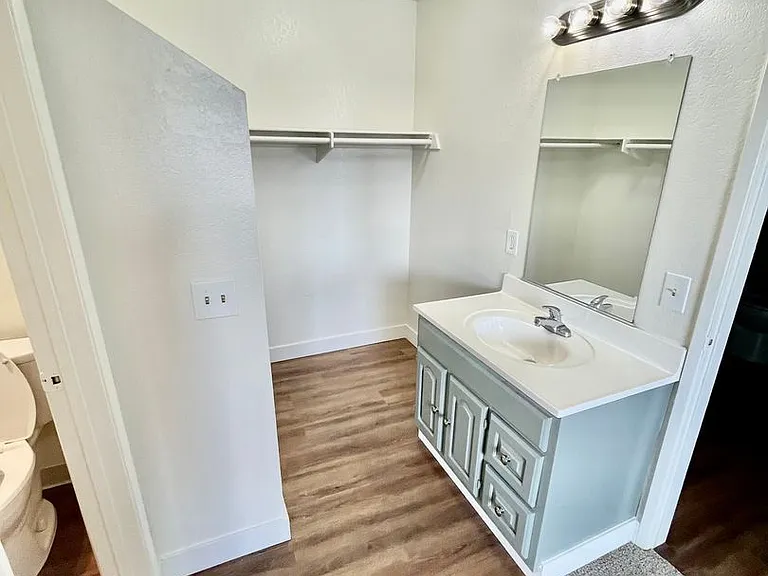 1505 Alvarado St — Photo 8