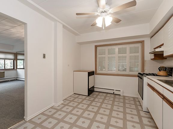 4th image of 1137 Leavitt Ave APT 104