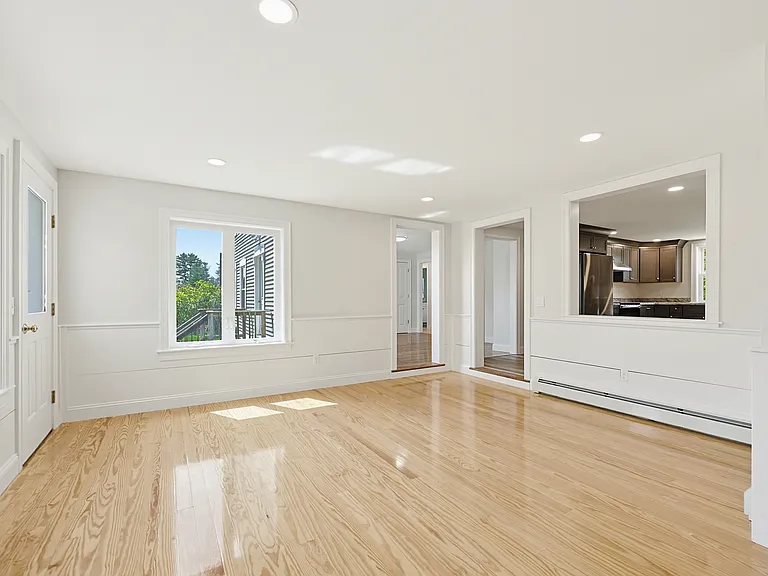 251 Lake St #1 — Photo 8