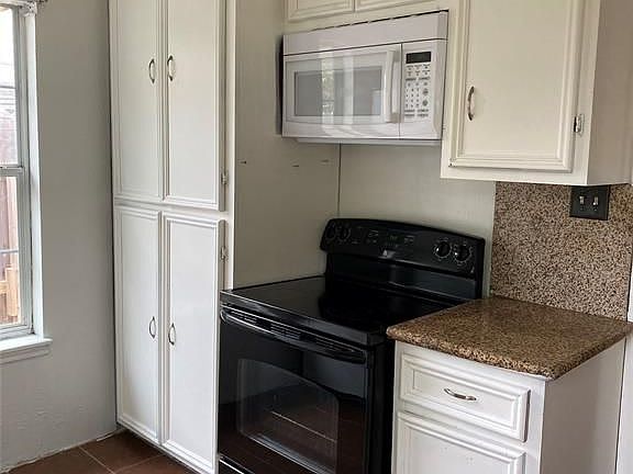 4th image of 10622 Flaxman St