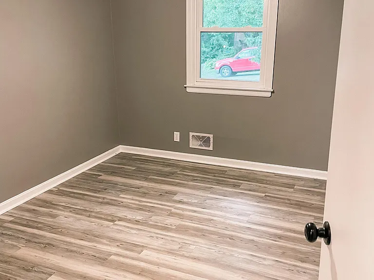 7808 Cecilia Way — Photo 6