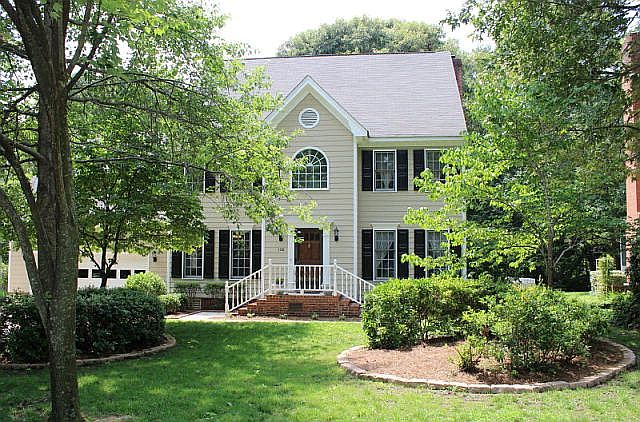 1st image of 108 S Marion Dr