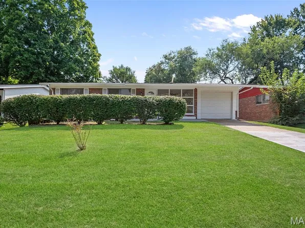 10330 Edgefield Dr, Saint Louis, MO 63136