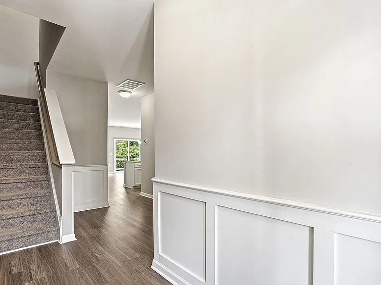 1017 Epiphany Rd — Photo 6