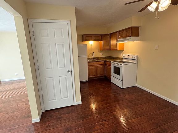 2nd image of 3120 Meriday Ln APT 204