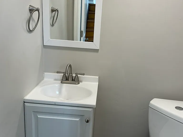 140 Peony Ave — Photo 17