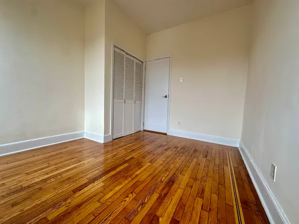 115 Washington Place image 5 of 8