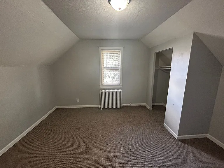 239 Park St W — Photo 9