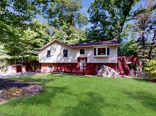 15 Glen Cove Rd, Andover, NJ 07821