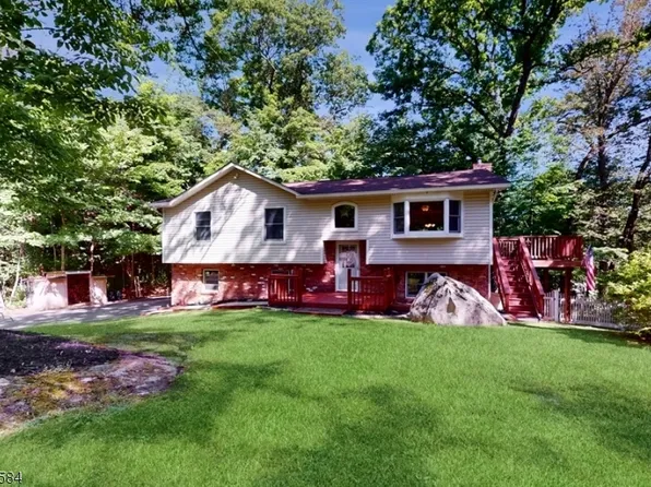 15 Glen Cove Rd, Byram Twp., NJ 07821