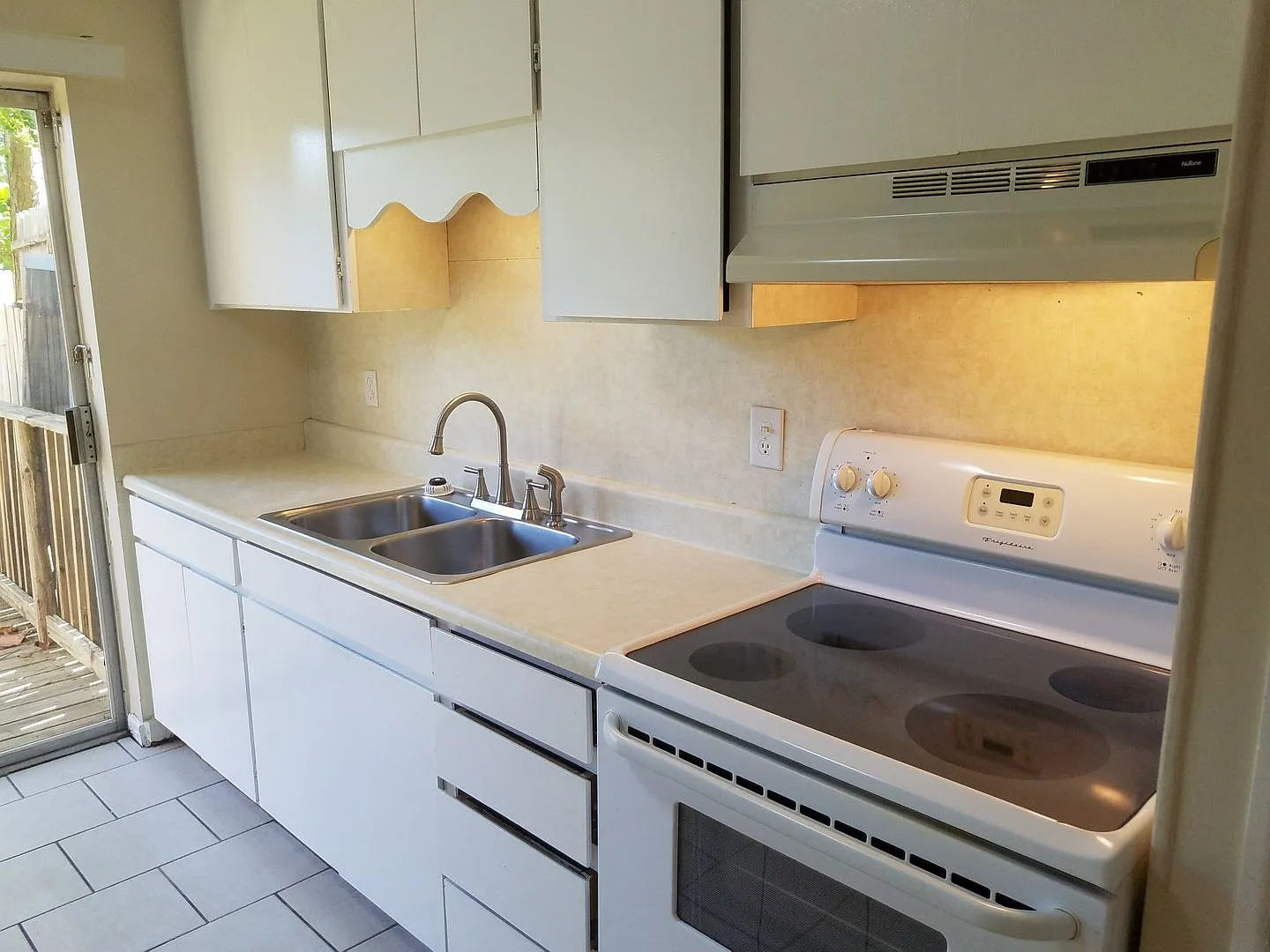 7220 Poinciana Drive, #B — Photo 2