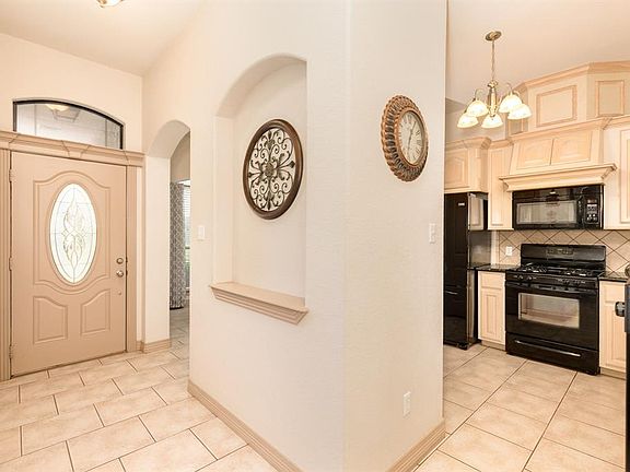 4th image of 126 Corkwood St