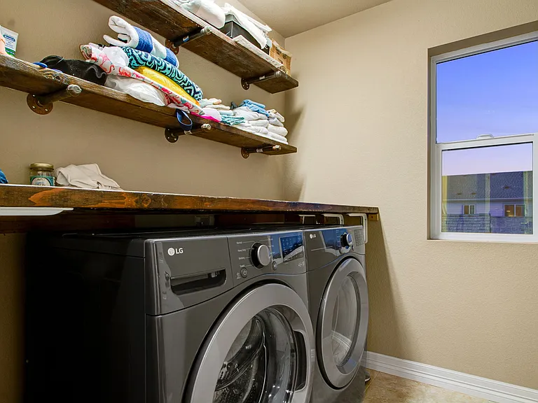 2274 Adobe Dr — Photo 31