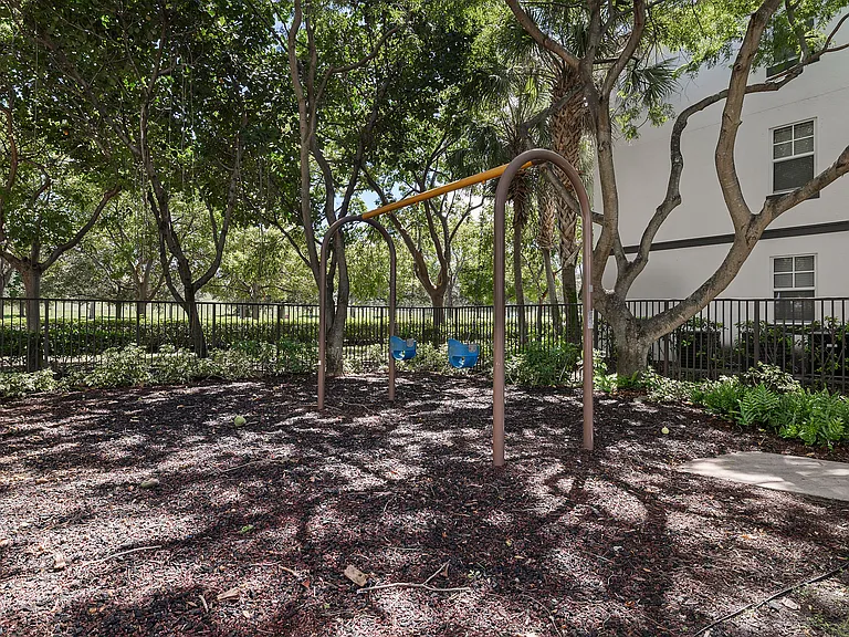 Bell Miramar Place — Photo 21