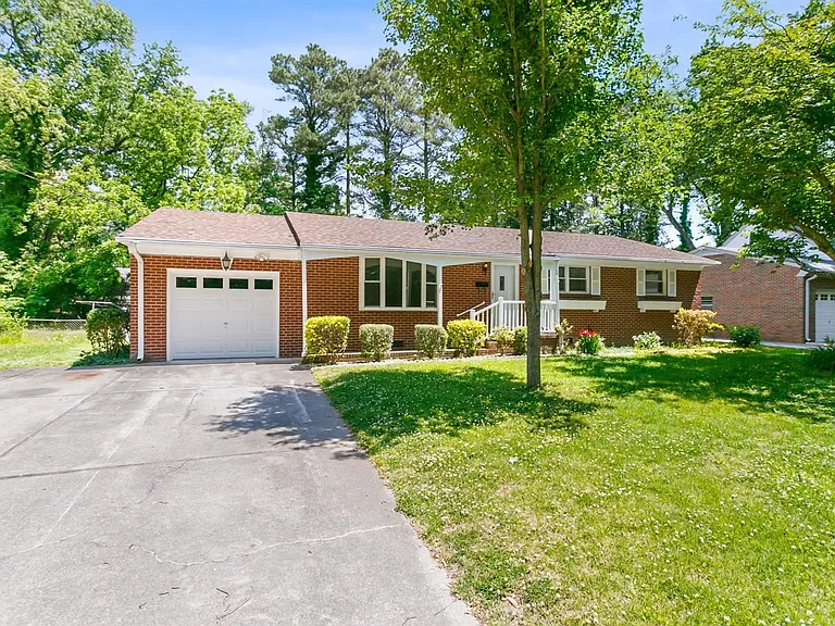 208 Longhill Rd — Photo 2