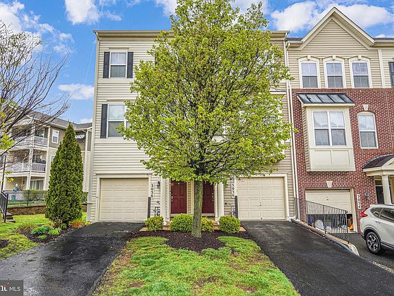 2nd image of 3038 Chinkapin Oak Ln #135