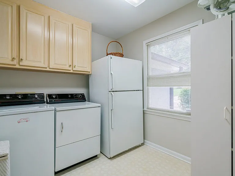 431 E River Bend Dr — Photo 31