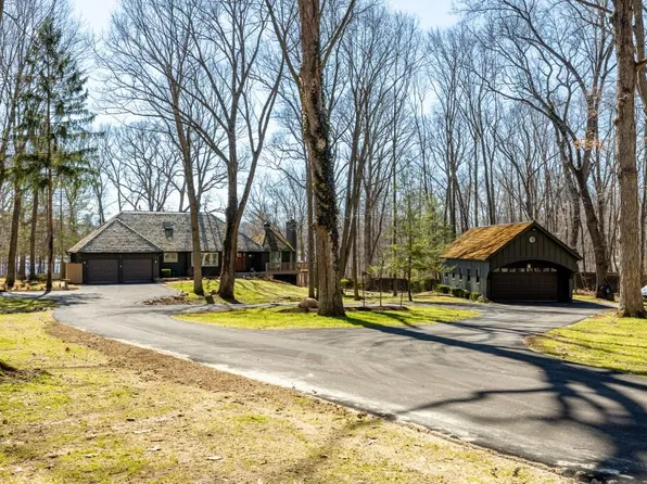 7343 Lucy Dr, Dexter, MI 48130