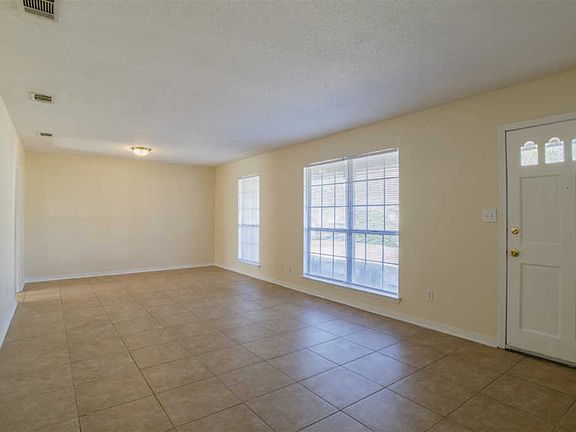 4th image of 3535 Blueridge Dr