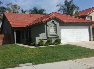 7501 Honeysuckle St, Fontana, CA 92336