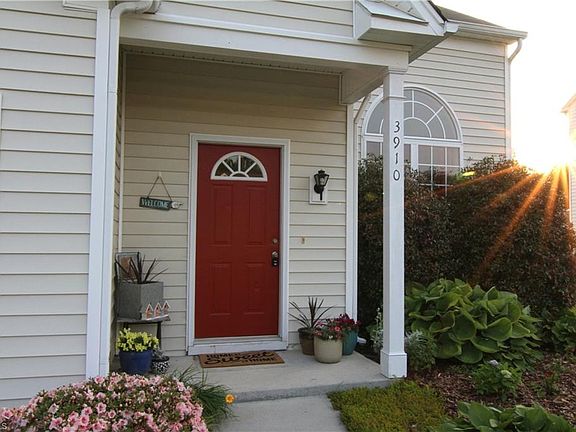 2nd image of 3910 Lake Meadow Dr
