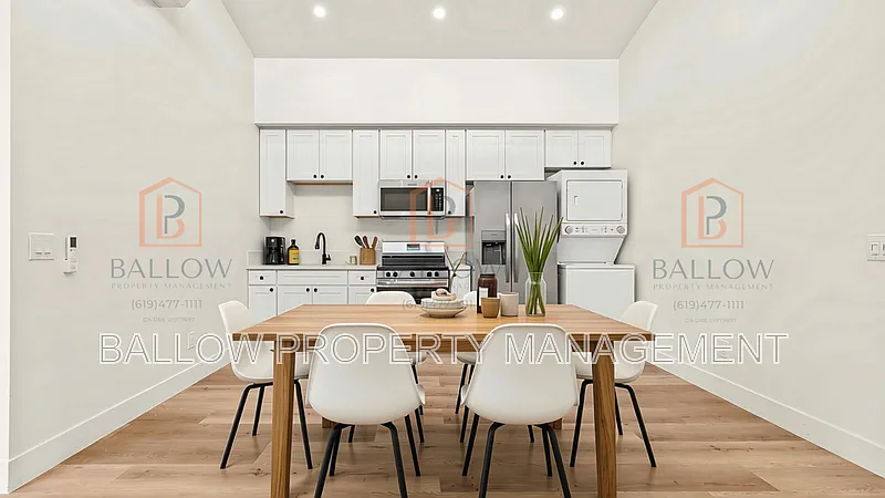 2 bed, 1.0 bath, 696 sqft, $2,800 — Photo 2