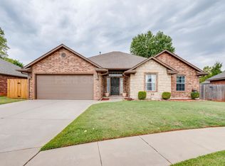 10517 Queensbury Dr, Yukon, OK 73099