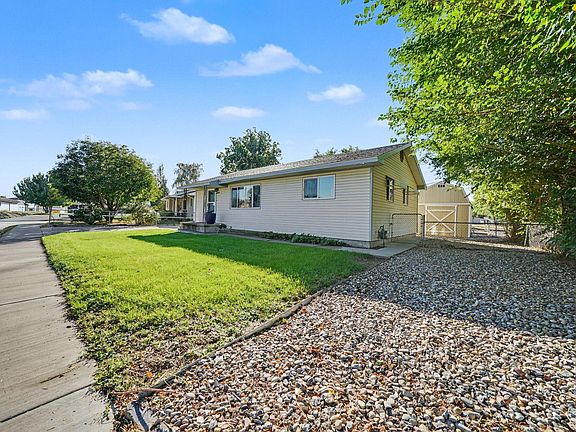 3rd image of 932 Laura Ave