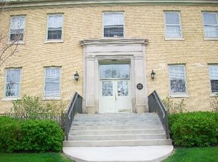 25 Ronan Rd UNIT 201, Highwood, IL 60040