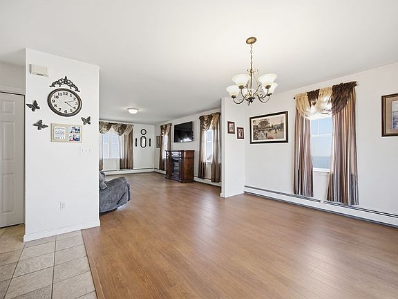 3rd image of 232 Reeves Street