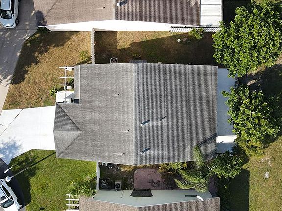 5th image of 22 PAXFORD LANE