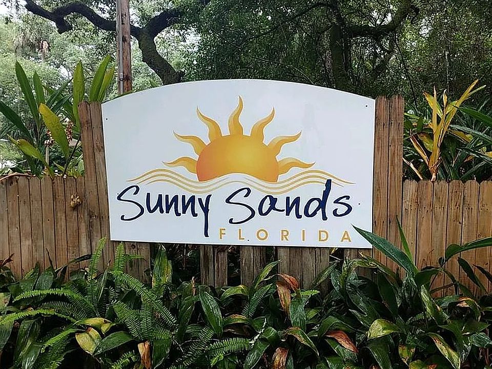 Beautiful Sunny Sands Resort