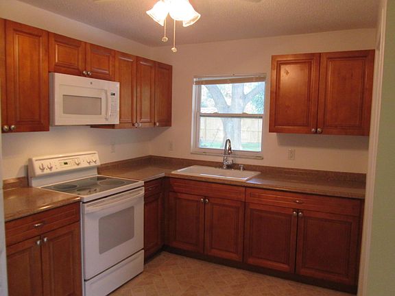 3rd image of 2817 Oaklawn Ave