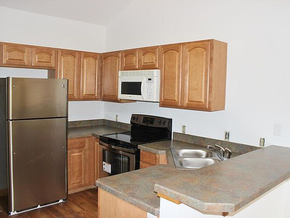 3rd image of 945 W Broadway Ave APT 302