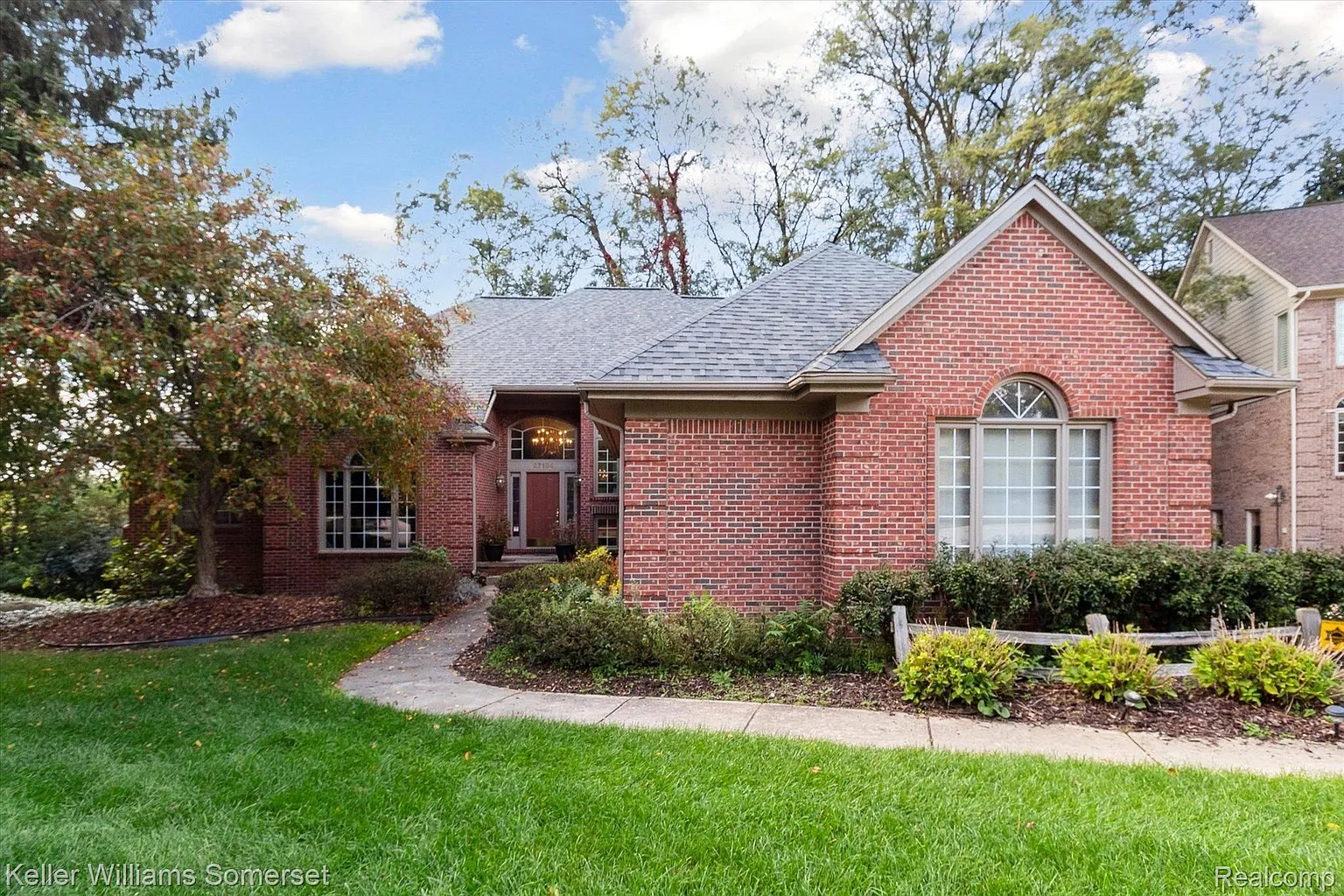 27184 Cambridge Ln photo 1
