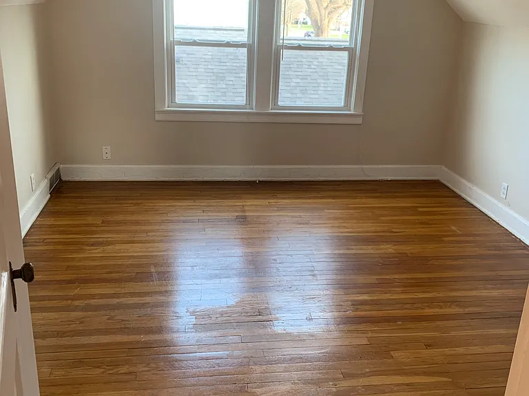 118 E Pearl St — Photo 11