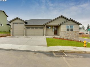 311 NE Regan Hill Loop, Estacada, OR 97023