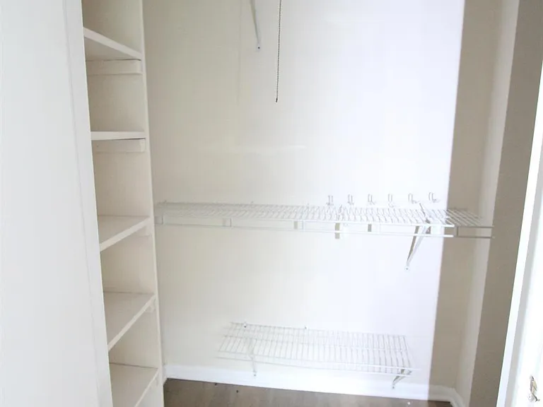 4707 Ravens Crest Dr — Photo 18