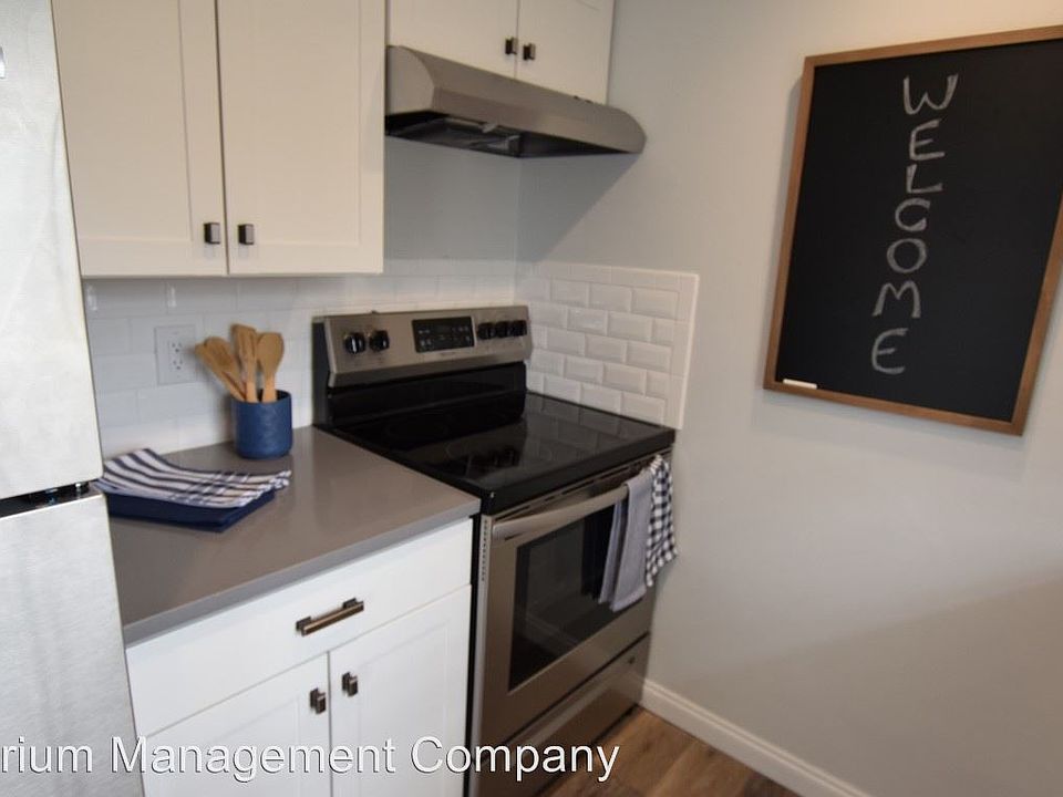 1st image of 3323 N Westmoreland Dr APT 6