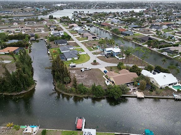 4th image of 507 SW 7th Ter