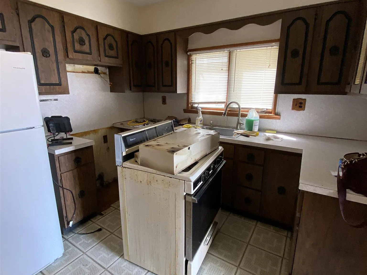 2 bed, 900 sqft, $2,700 — Photo 2