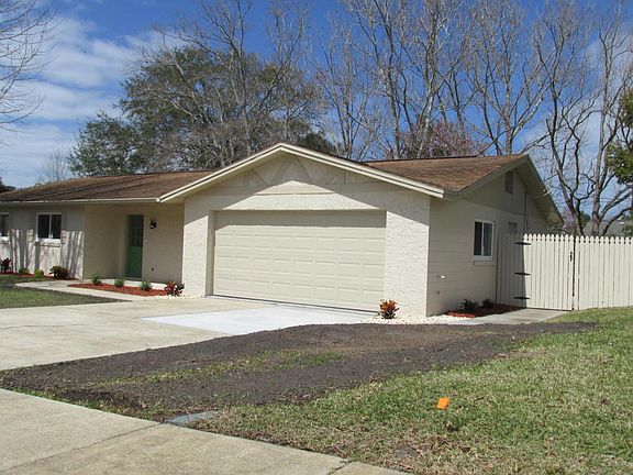 3rd image of 105 Cambridge Dr