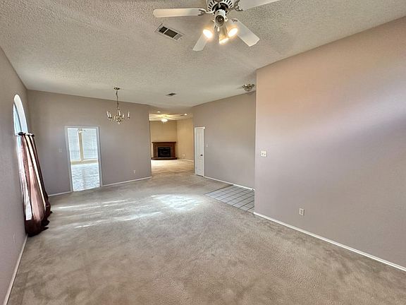 5th image of 302 Sioux Cir
