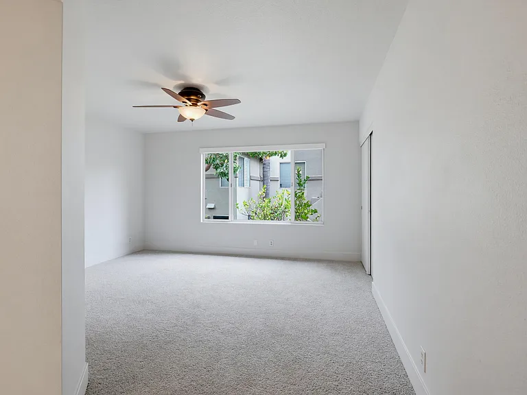 27529 Serena — Photo 30