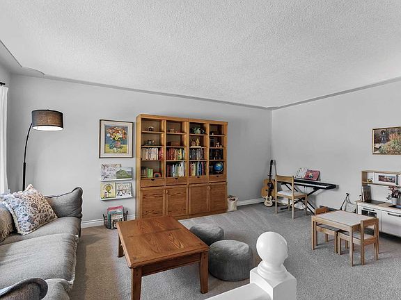 2nd image of 73 Sunhaven Close SE