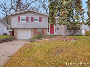 1760 Den Hertog St SW, Wyoming, MI 49519