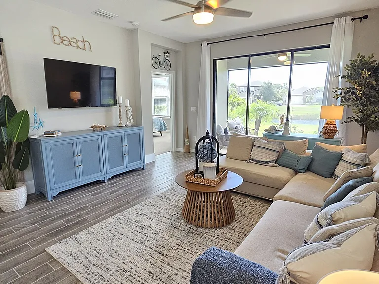 15285 Shady Palms Ln — Photo 26