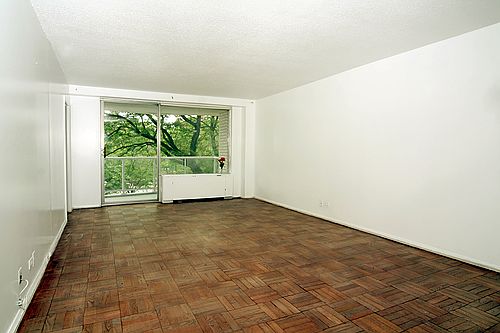 2nd image of 3333 Henry Hudson Pkwy W APT 3B